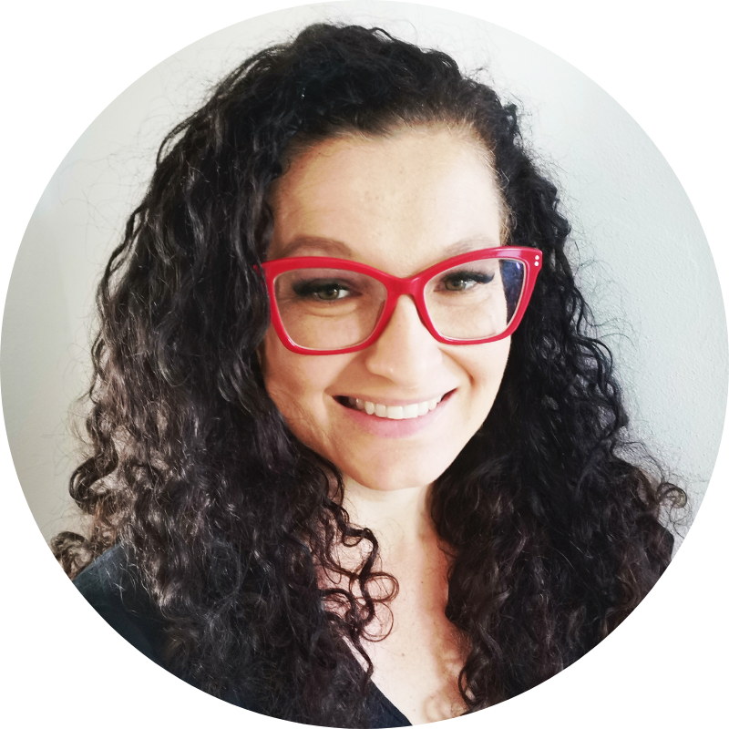 Black_and_White_Minimalist_LinkedIn_Profile_Picture-2.png